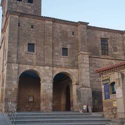 Herberge direkt neben der Kirche