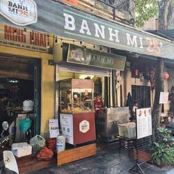 Typische Speise. Gefülltes Baguette