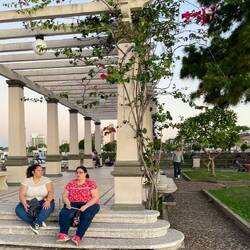 An der Uferpromenade lässt es sich gut entspannen. Jetzt folgen keine Fotos mehr mit dicken Damen!