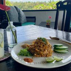 My favourit Pad Thai at the same exact spot 3.5 years later. Still delicious.