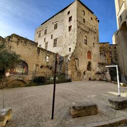 Stone old buildings just outside the Palais de Papes
