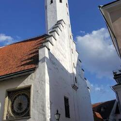 Chiesa dello Spirito Santo, con l'orologio più antico della città
