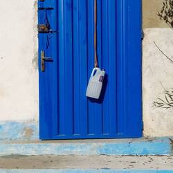 Automatischer Türschliesser auf marokkanisch