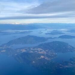 Flight in from Vancouver, BC over the sound
