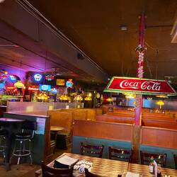 Great little Italian place near my first house - and 22 yrs later, nothings changed 😃