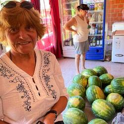 Leider müssen wir vom Kauf einer Melone Abstand nehmen - zuuuuu gross!