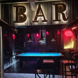 Wir wollten ne Bar und bekamen sie für uns alleine