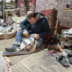 er macht gerade meine neue Tasche