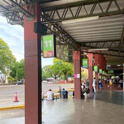 Bahnsteige im Busbahnhof von Corrientes...überall sehen die Terminals gleich aus.
