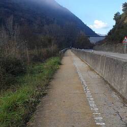 Ja, auch qdas ist der Jakobsweg ... aber immerhin sicher vor den Straßenverkehr