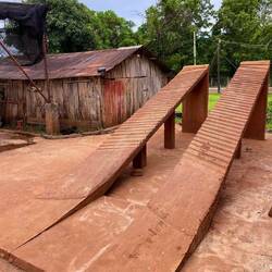 Wer keine Hebebühne oder eine Grube hat, baut sich diese Konstruktion!