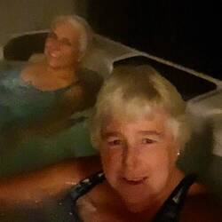 Hot tubbing in the snow!