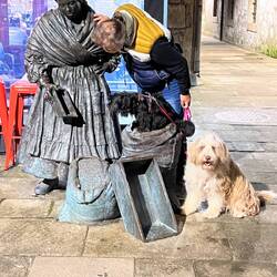 ...und was haben die spanischen Frauen in den Körben?