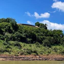 Vom Aussichtspunkt ganz oben blickten wir rüber nach Brasilien und Paraguay.