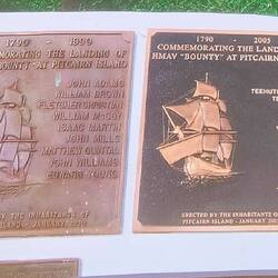 Gedenktafel mit den Namen der Meuterer, seit 2005 nun auch noch mit dem Namen derer aus Tahiti