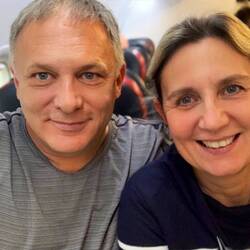 Boarding completed und voll besetzt. Wir sind auf 29E/29F.