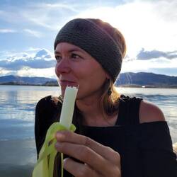 Eifach unde ar Wurzel wiene Banane schäle😅🍌