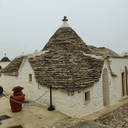 Tullo (Einzahl) bzw. Trulli (Mehrzahl)