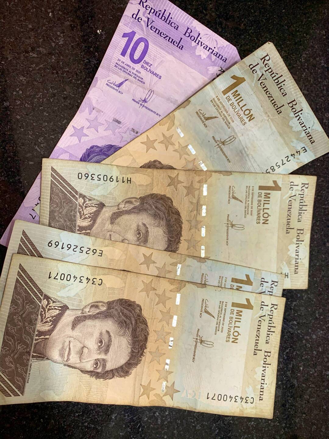 Der Bolivar verliert ständig an Wert...