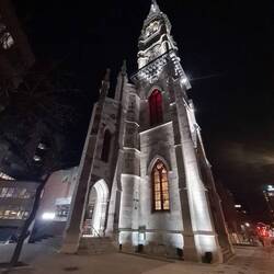 Fake Kirche von vorne normal hinten nix 🙈