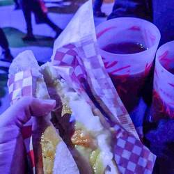 Glühwein und Raclette Baguette