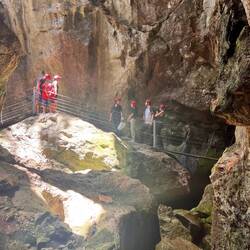 Die mutigen Entdecker, die die Abenteuer-Tour gebucht haben