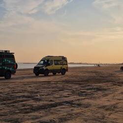 Arrived at a beach in Kuwait, dreaming of a day of peace and quite. We got totally the opposite!