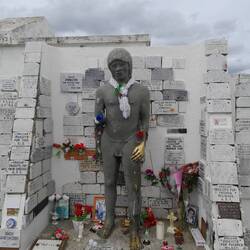 Le monument à l'"Indien" inconnu