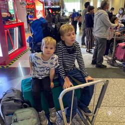 Am Flughafen