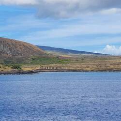 Hier sieht man 15 Moai Statuen auf einmal. Das ist die größte Ansammlung der Insel