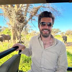 Thibi preferring looking at Bea