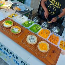 ...probieren neues Essen aus, ...