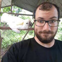 Er freut sich schon auf seine neue Schaukel