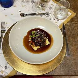Kalbsbäckchen mit Kartoffelbrei und Rotweinsoße