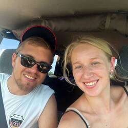 Pilot und Co-Pilotin 🚐