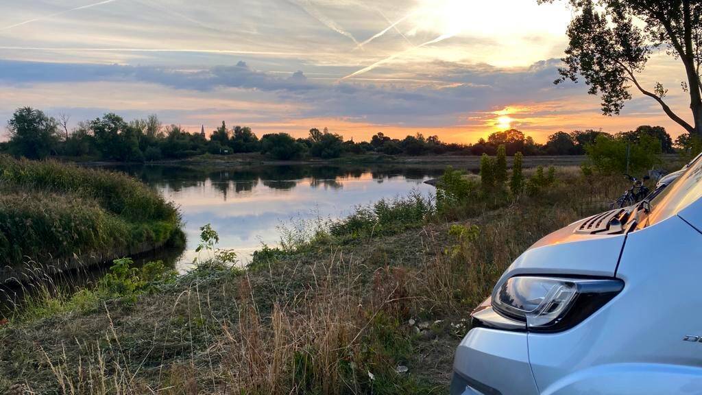 Stellplatz direkt an der Elbe