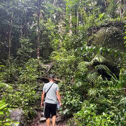 Cap 🧢 und Schultern nass