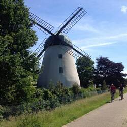 die Tündernsche Mühle direkt am Weser-Radweg
