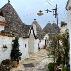 Noch ne Gasse mit Trullis