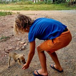 Straatpuppie. #kindermagneet