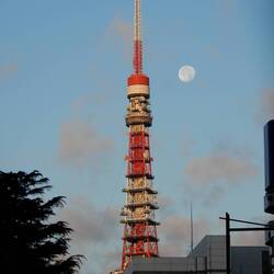 Tokyo Tower and moon viewed from Daimon station.