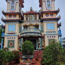 Cai Dai - Tempel, Kirche und Moschee in einem