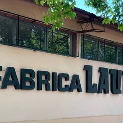 Der Gründer ist Francesco Laur aus Frankreich.