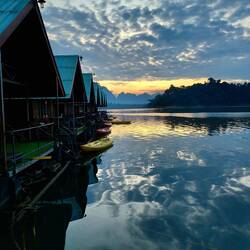 Floating Bungalow auf dem Cheow Lan Lake