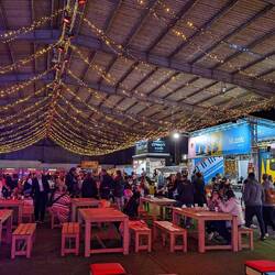 Freßbuden gibt's auch zur Genüge