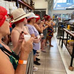 Zur Schoko-Probe noch ein Schlückchen Wein gefällig?