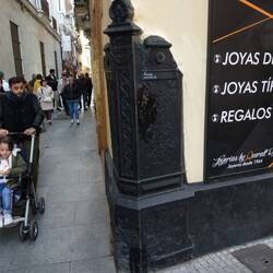 "Eckschoner" aus Gusseisen