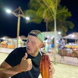 Cocktail dans une feve de caco