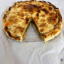 Das ist unsere Gemüse-Tarte (wie eine Quiche).