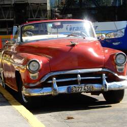 A classic car at the Hotel National.